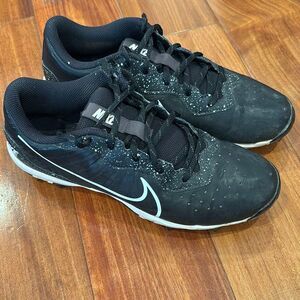 Men’s Nike fast flex football baseball cleats size 7 black white